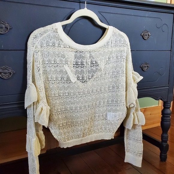 NWT Anthropologie Crochet Sweater Lightweight Sz XS Ruffle Sleeves - Picture 3 of 10
